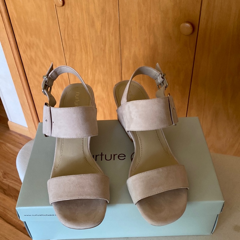 Very nice suede wedges.